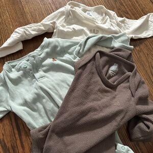 GAP Kids' Cream, Green, Brown Long Sleeve Bodysuits 18-24M